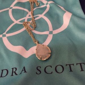 Kendra Scott necklace