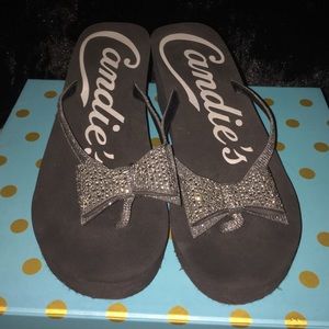 Candie's flip flops