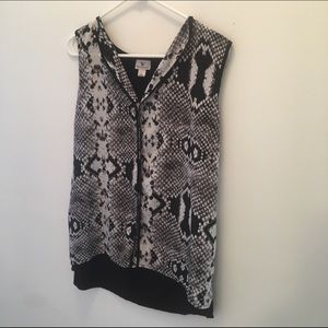 Patterned tank