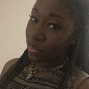 Meet your Posher, Ayesha