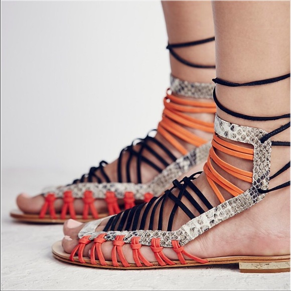 ⚡🎉BLOWOUT SALE⚡🎉One Of A Kind Schutz Sandal - Picture 3 of 4