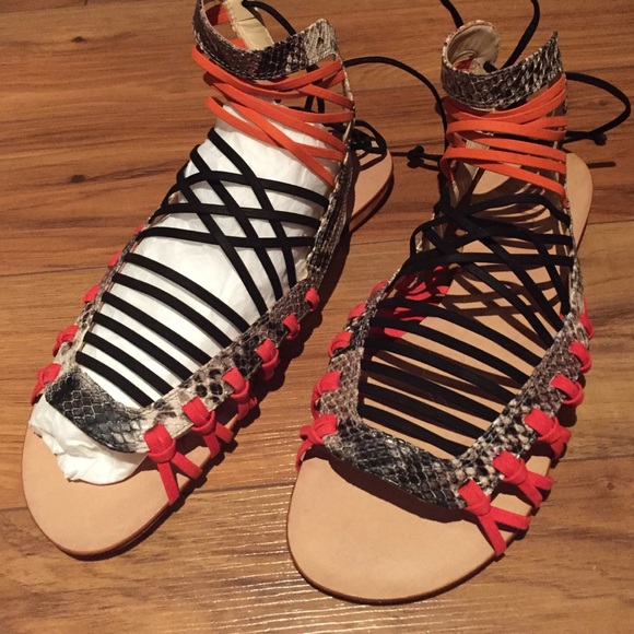 ⚡🎉BLOWOUT SALE⚡🎉One Of A Kind Schutz Sandal - Picture 4 of 4