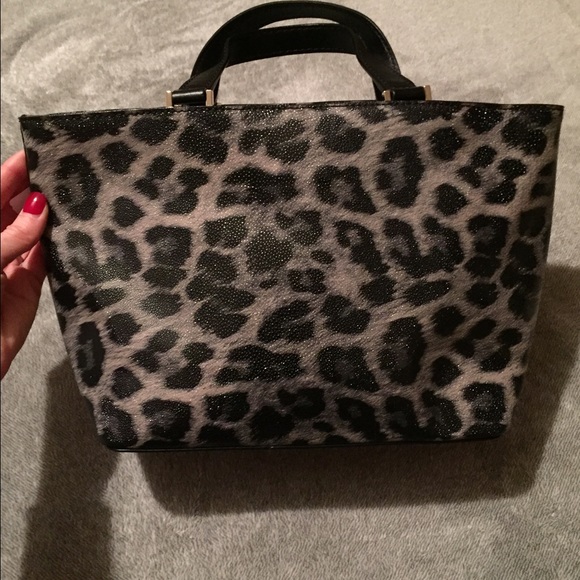 So cute!!! 😍 Nwt authentic Kate Spade purse! - Picture 3 of 4