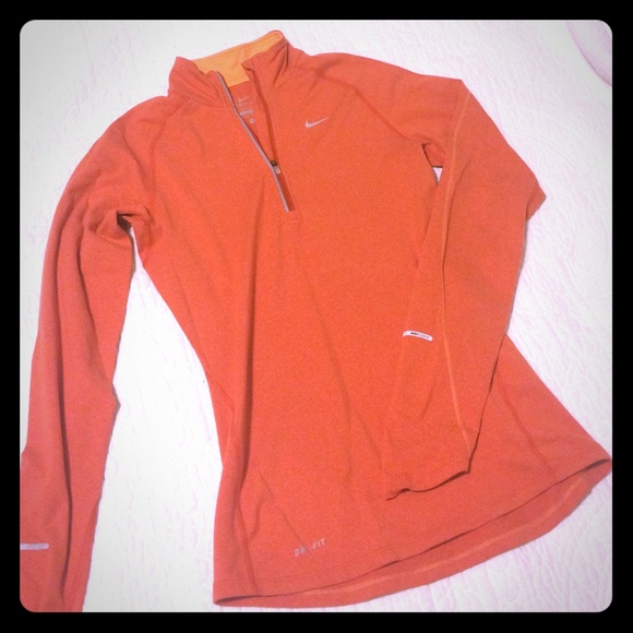 SOLD Nike Dri-fit 1/4 Zip Top - NEW - Picture 1 of 1