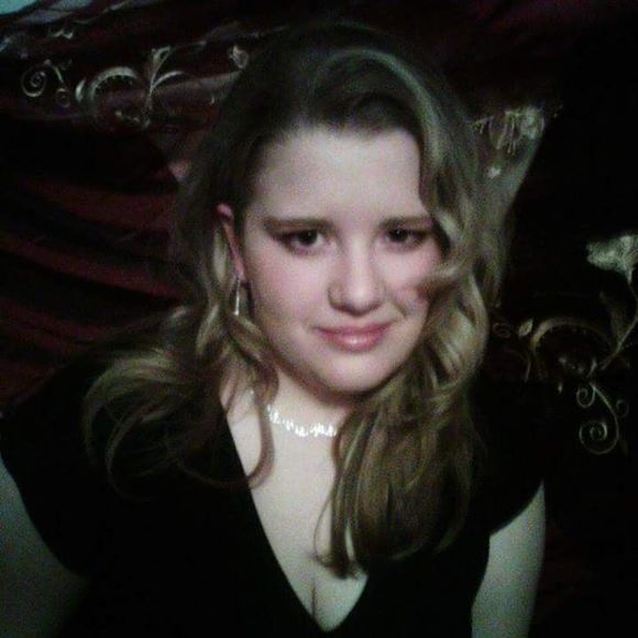 Meet your Posher, Makayla - Picture 1 of 1