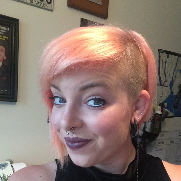 Meet your Posher, Lauren