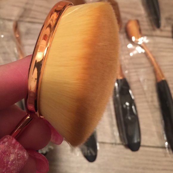 The Best makeup- brushes ever! - Picture 2 of 4