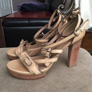 Aramis femme Nude peep toe platform heels