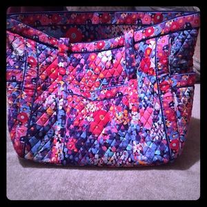 Sale 🎉🎉 Nwot vera Bradley overnight bag!!!