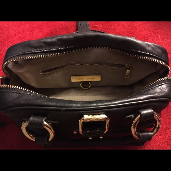 Authentic Marc Jacobs leather with Gold hardware - Picture 2 of 4