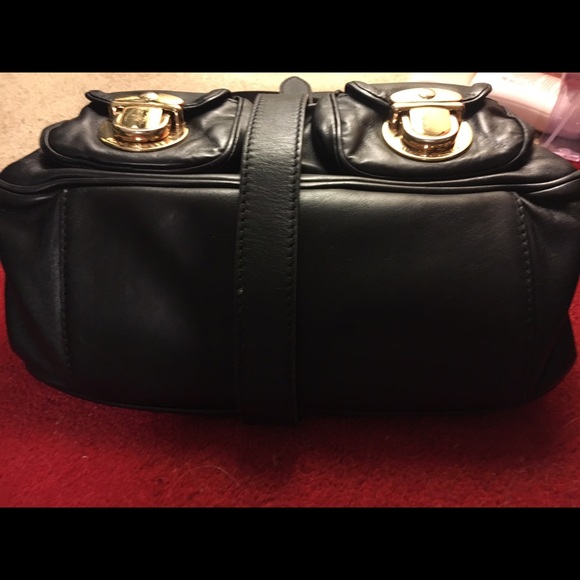 Authentic Marc Jacobs leather with Gold hardware - Picture 3 of 4