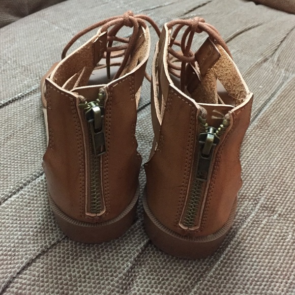 Sandals - Picture 3 of 3