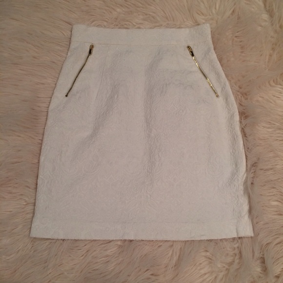 H&M lace skirt with gold zippers