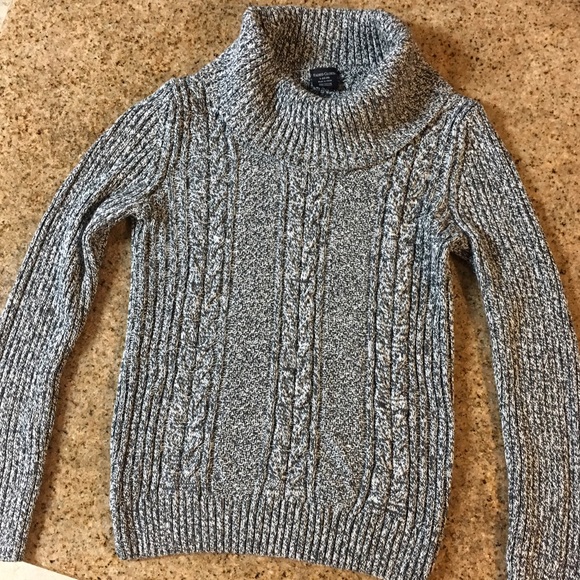 Cable knit sweater - Picture 2 of 3