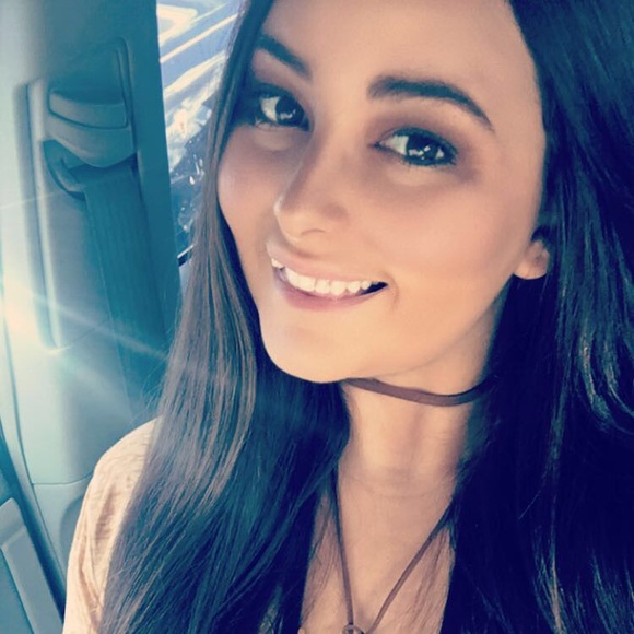 Meet your Posher, Alyssa