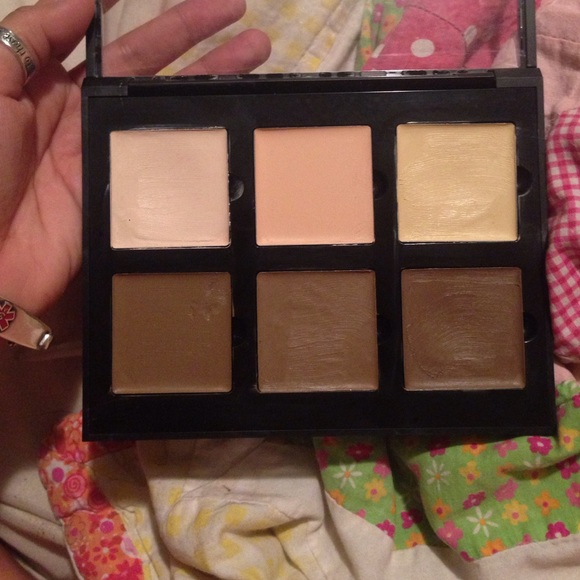 Anastasia Beverly Hills cream contour kit