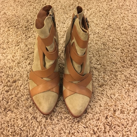 Super sexy suede and leather booties.