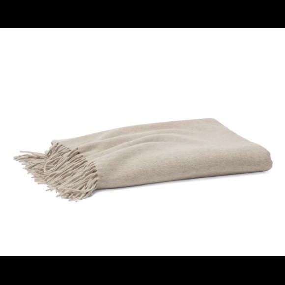 SOLD WILLIAMS SONOMA Oatmeal Solid Cashmere Throw - Picture 2 of 4