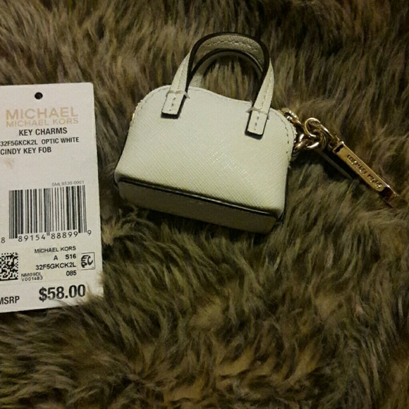 Michael Kors - Picture 2 of 2