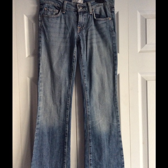 DPD Sz 27 Bootcut Jeans back Stitched Pockets..