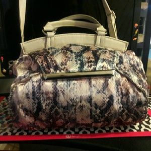 Beautiful bear bag design by Jennifer Lopez