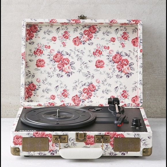 ISO Crosley Cruiser Briefcase Vinyl Record Player