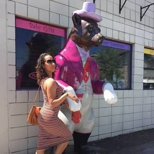 Meet your Posher, Laura