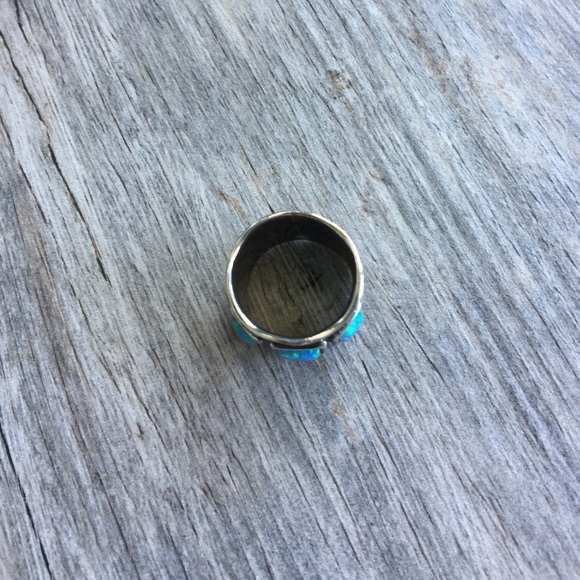 Sterling Silver and Opal Ring Size 6 - Picture 4 of 4