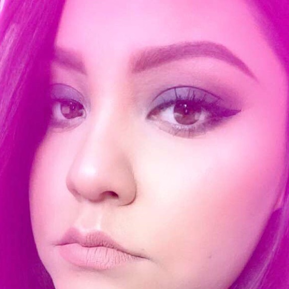 Meet your Posher, Alondra