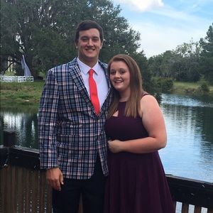 Meet your Posher, Caitlin