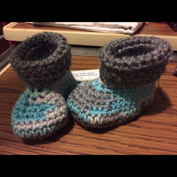 Crocheted Baby Booties - Picture 1 of 3