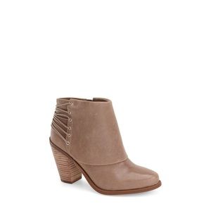 NWOT Jessica Simpson booties beige size 6