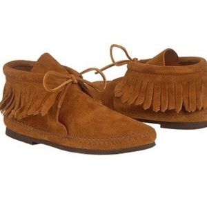Minnetonka Classic Fringe Boot