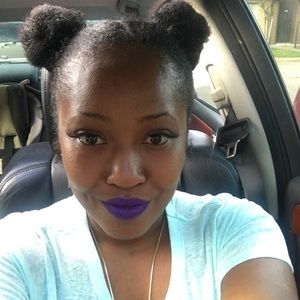 Meet your Posher, Dominique