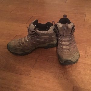 WOMEN'S MOAB VENTILATOR MID size 8