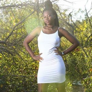 Meet your Posher, Anesia