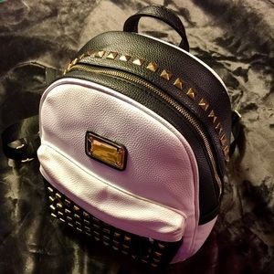 •NWT• Y&R Blk&White Mini Backpack w/ gold studs