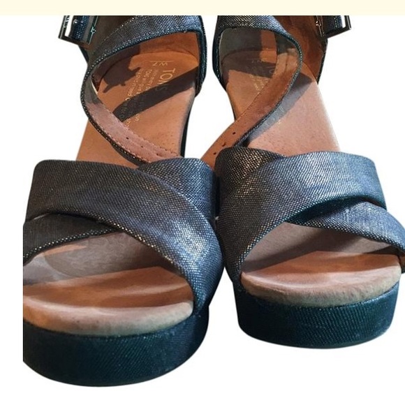 Toms wedges