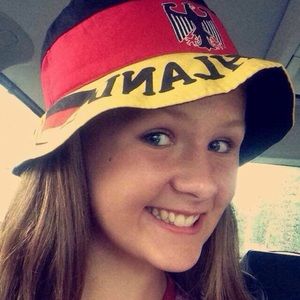 Meet your Posher, Alivia