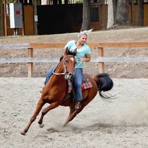 Meet your Posher, Crystal