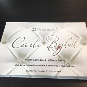 The carli  bible makeup palette from bh cosmetics