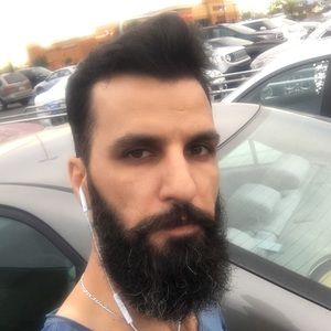 Meet your Posher, Navid