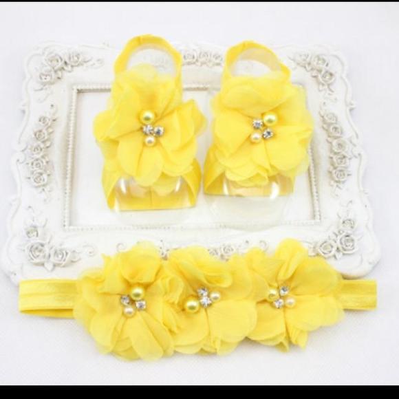 💛 Little Girls Barefoot Sandal Set