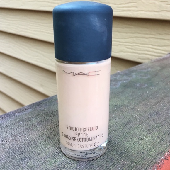 Mac Studio Fix Fluid SPF 15