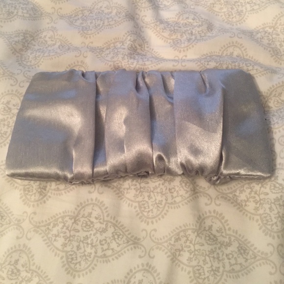 Silver clutch