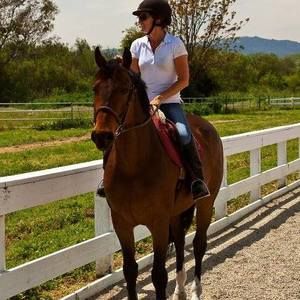 Meet your Posher, Jennifer