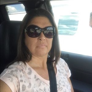 Meet your Posher, Deborah