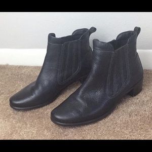 Ecco dark brown ankle boots