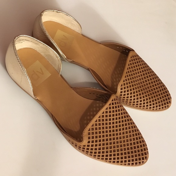 dv camel/gold flats barely worn