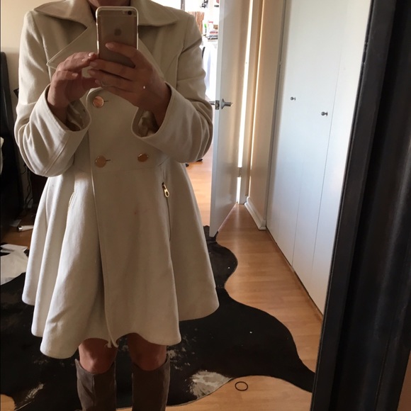 LAUNDRY by Shelli Segal off white winter coat